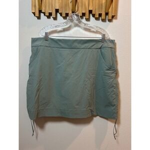 Columbia Women's Sage Green Performance Skort